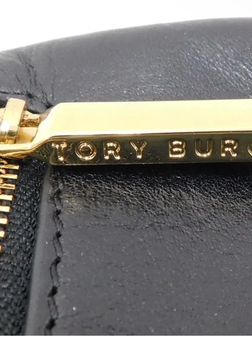 Beautful Tory Burch Black Leather Shoulder Bag with Gold Logo - Picture 9 of 11